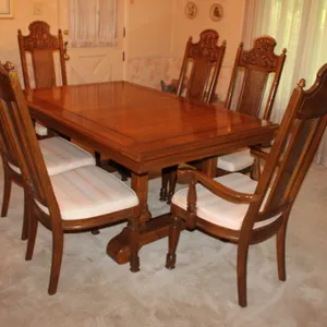 Italianate Dining Table & Chairs