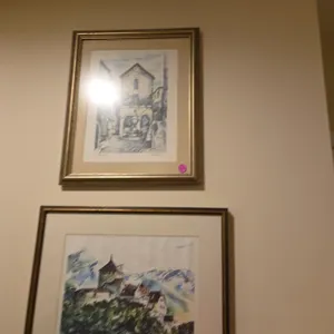 2 unique pictures