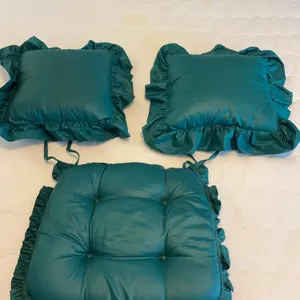 Seat cushion/ pillows