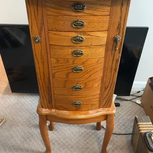 Standing Jewelry Box