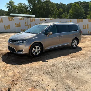 2017 CHRYSLER PACIFICA VIN: 2C4RC1EG3HR730030 FWD