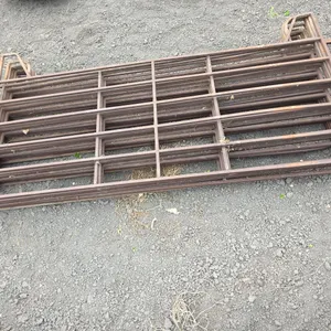 11 10' steel cattle panels