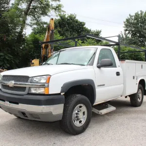 2004 Chevrolet Silverado 2500HD Utility Truck