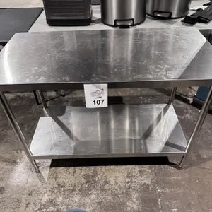 VEVOR STAINLESS STEEL TABLE
