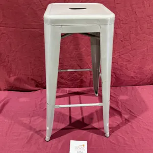 METAL BAR HEIGHT BARSTOOL