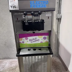 ELECTRO FREEZE SL500 COMMERCIAL TWIN-TWIST SOFT SERVE AND FROZEN YOGURT MACHINE, YEAR: 2011