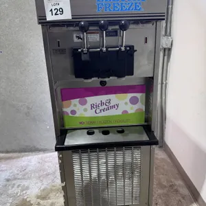 ELECTRO FREEZE SL500 COMMERCIAL TWIN-TWIST SOFT SERVE AND FROZEN YOGURT MACHINE, YEAR: 2011