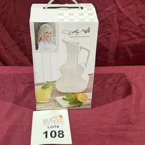 DOLLY 78 OZ CERAMIC GUITAR PITCHER (NEW)