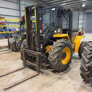2018 JCB 9304 4x4 Rough Terrain Forklift