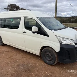 2019 Toyota HiAce Commuter 4x2 11-Seat Mini Bus