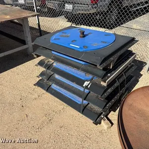 (5) fifth wheel plates
