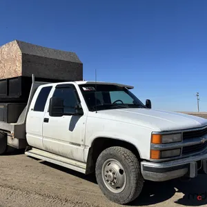 1996 Chevrolet 3500 Truck w/ Chipper Box