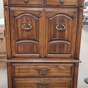 Bachelor's Chest