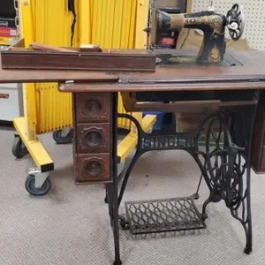 Singer Sewing Machine in Cabinet