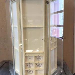 Spinning Store Display 19" x 21" x 26"