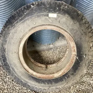 Truck tire 900x20 on rim