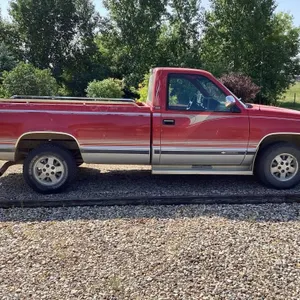 1993 Chev 1500 Silverado truck. V8 Auto