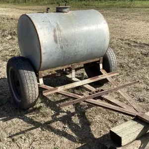 Small 2 wheel single axle water tank