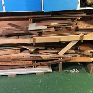 Wood pieces .