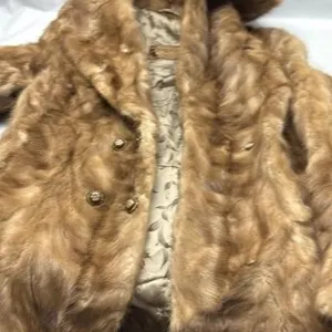 Vintage Hurtig Furs Furncoat button up