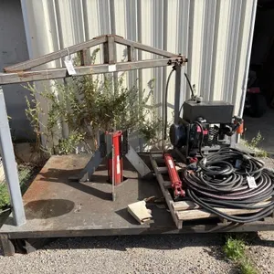 Large Tire Bead Breaker w/hydraulic unit