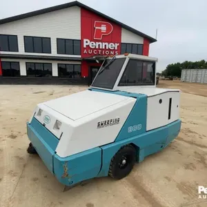 Tennant 800 Self Propelled Commercial Sweeper