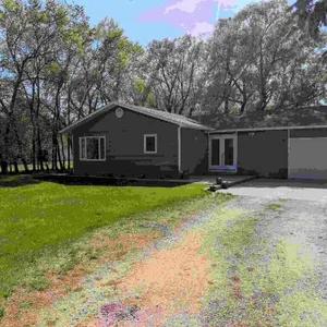 Real Estate: 1638 SF House,Shop,Steinbach,MB