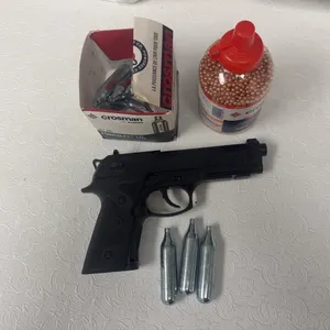 BB Semi Auto Hand Gun W/Holster, BB's & CO2 Cartridges