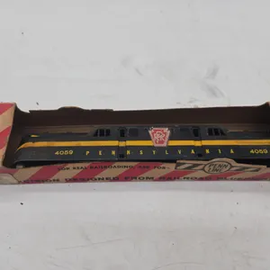 Vintage penn line ho scale Pennsylvania railroad
Electric locomotive outer cab in original box