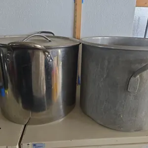 Assorted stockpots