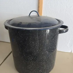 vintage granite Ware stock pot.