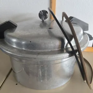 12 Quart Mirror aluminum pressure cooker