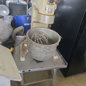 Vintage reynolds of illinois number 922,   22 quart mixer