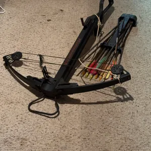 Pearson Spoiler Compound Crossbow & Bolts