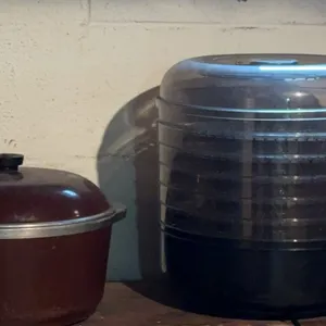 Vintage Club Aluminum Dutch Oven & Food Dehydrator