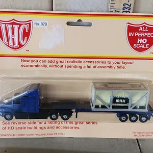 New IHC All In Perfect HO Scale Flatbed Truck W/Tanker Container