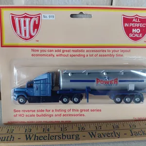 New IHC All In Perfect HO Scale Oil Tanker