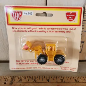 New IHC All In Perfect HO Scale Front End Loader (W/Bucket)