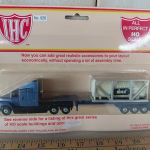 New IHC All In Perfect HO Scale Flatbed Truck W/Tanker Container
