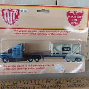New IHC All In Perfect HO Scale Flatbed Truck W/Tanker Container