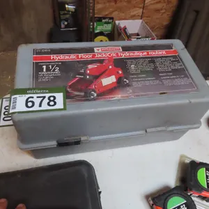 Lot - Motomaster 1 1/2 Ton Hydraulic Floor Jack *Located at Spruce Grove location.