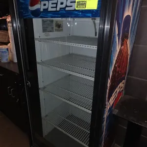 True model: GDM-12, Self-contained glass door beverage display cooler, 115V