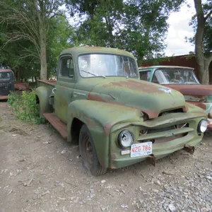 1953 International R-110 1/2 ton Pickup