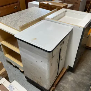 Pallet of Cabinet Bases and (1) Countertop