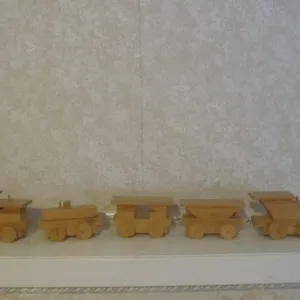 Wood Toy Train w/Carts