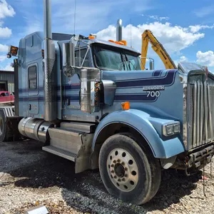2015 Kenworth W900 T/A Sleeper Semi Truck