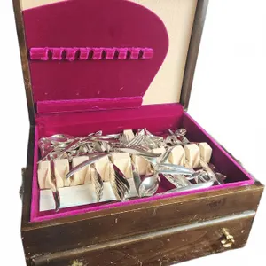 1847 Rogers Bros. IS Flair Silverplate Flatware Set with Box