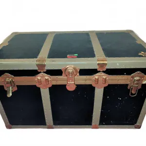 Eatonian 4 Ply Construction Steamer Trunk with Key
