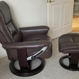 Swivel Pleather Chair w/ Ottoman