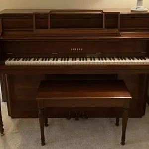 Yamaha Spinet Piano with Bench